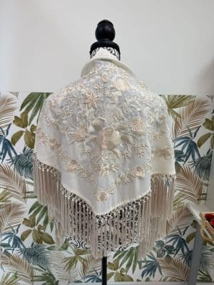 Mantoncillo clavelina - beige al tono