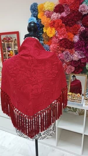 Mantoncillo Soledad rojo al tono